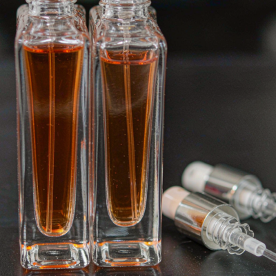 Perfume bottle neck finish comparison showing 13/415 and 15/415 glass threads with crimp pumps